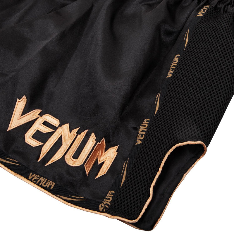 Muay thai shorts - venum - 'Giant' - Black-gold