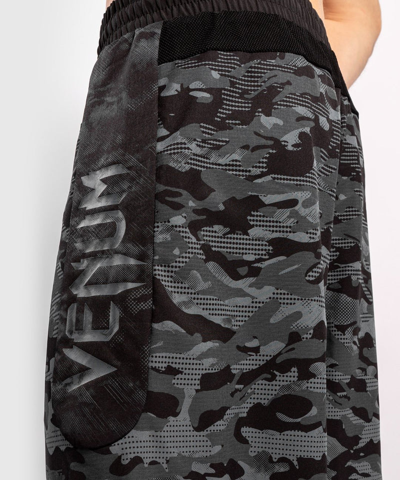 Training shorts - Venum - 'Defender' - Dark Camo
